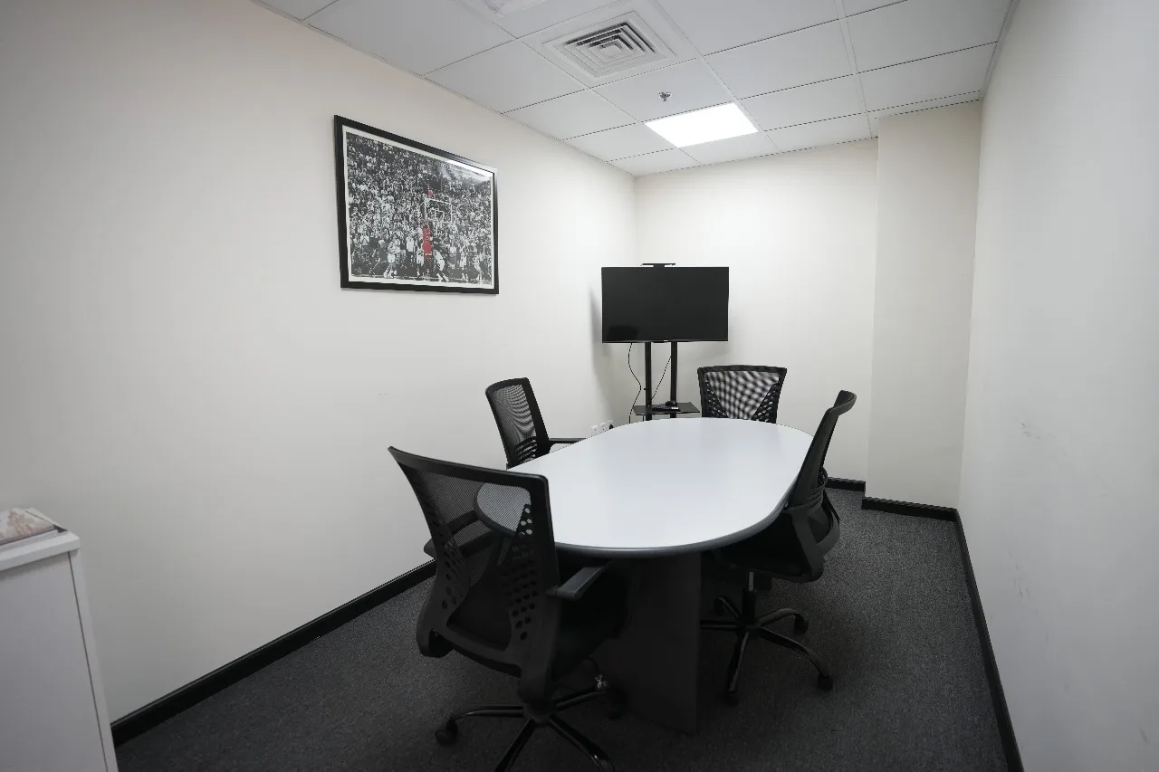 4-seat huddle room for rent in Dubai at GAL Business Center